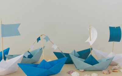 Bateau en papier : le pliage pas à pas pour un bateau qui flotte (3 modèles faciles)