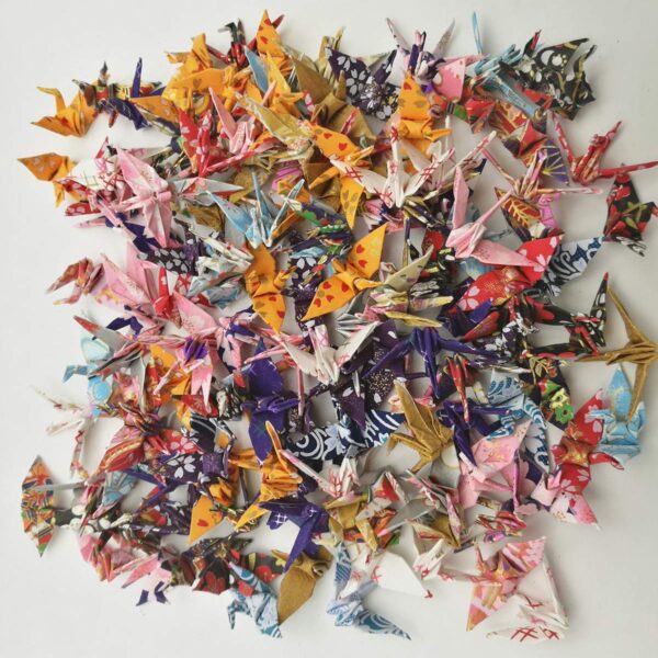 Origamipolly — Lot de 100 grues origami en papier washi pliées à la main (3,8 cm, motifs japonais assortis)