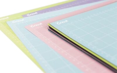 Quel tapis de découpe Cricut choisir ? Mon guide papier (bleu, vert, violet)