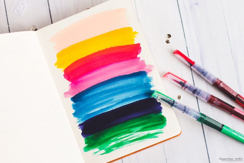 Test d'aquarelle sur un carnet pointillé au papier épais