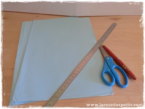Le matériel de base pour débuter le kirigami : papier, crayon et ciseaux