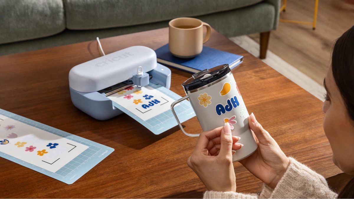 Planches de stickers et autocollants découpés à la Cricut
