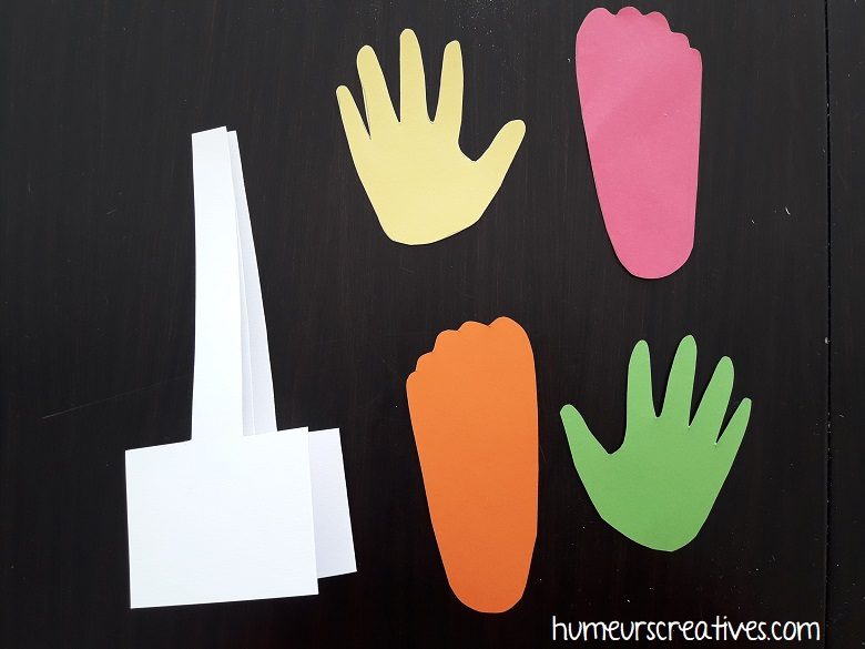 Feuilles d'automne en papier pliées en accordéon aux couleurs chaudes