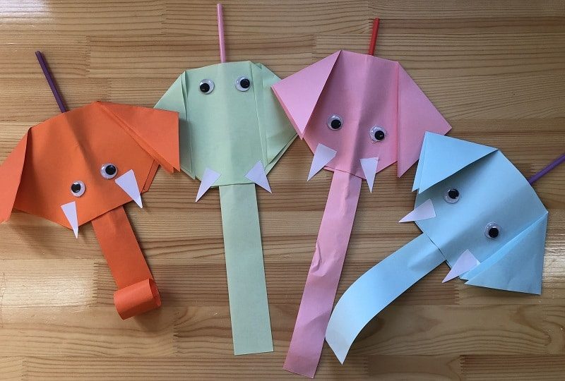 Éléphant en papier coloré fabriqué par des enfants, variante bricolage